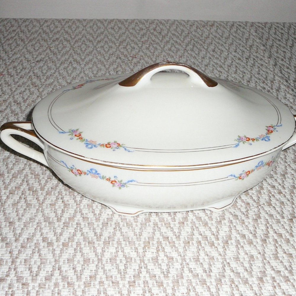 Antique Covered Casserole Dish Serving Bowl